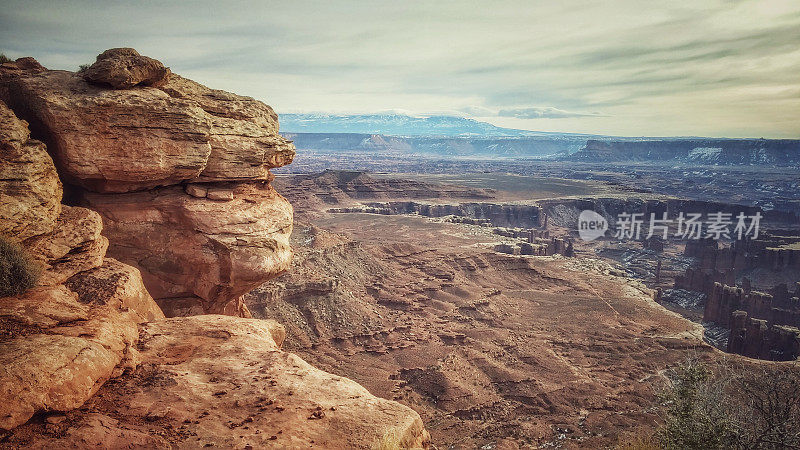 Island In the Sky Mesa, Grand View, Hanging Boulders, Canyonlands